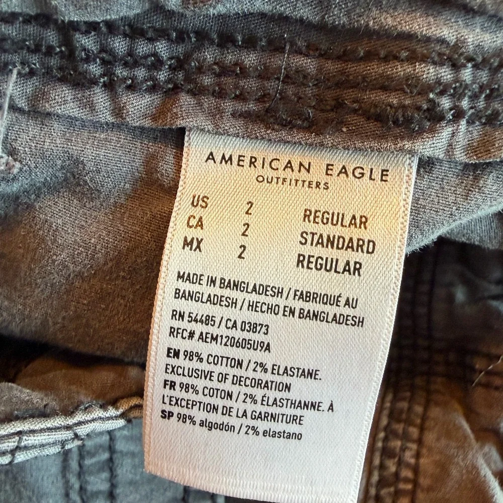 American Eagle Women’s Gray Cargo Pants - Size 2